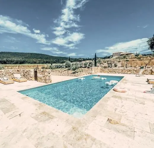 Dans Un Domaine - La Gloire De Mon Pere - Uzes - 4 Personnes * Baron (Gard)